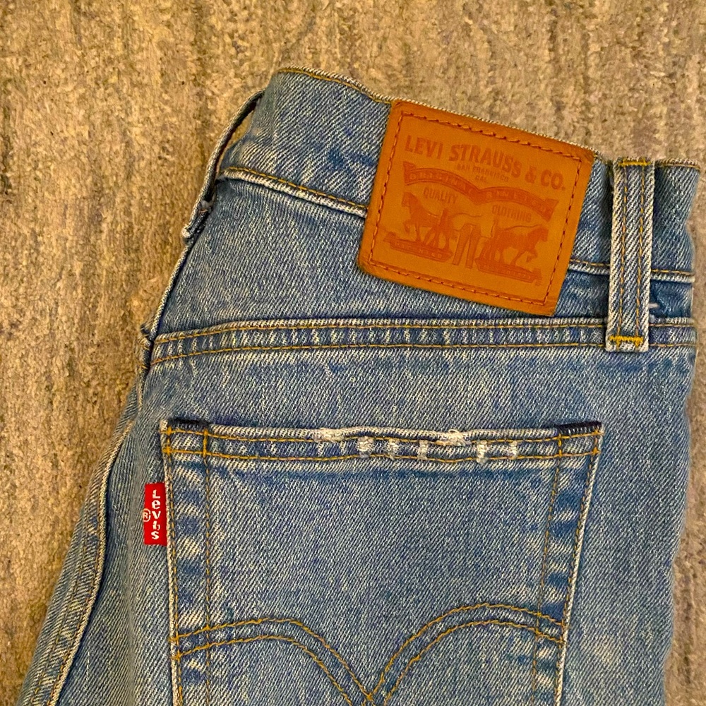 Levi’s cropped straight leg jeans